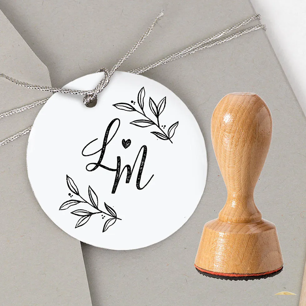 weddingstyle-hochzeitsstempel-herz-holzstempel-personalisiert image 1