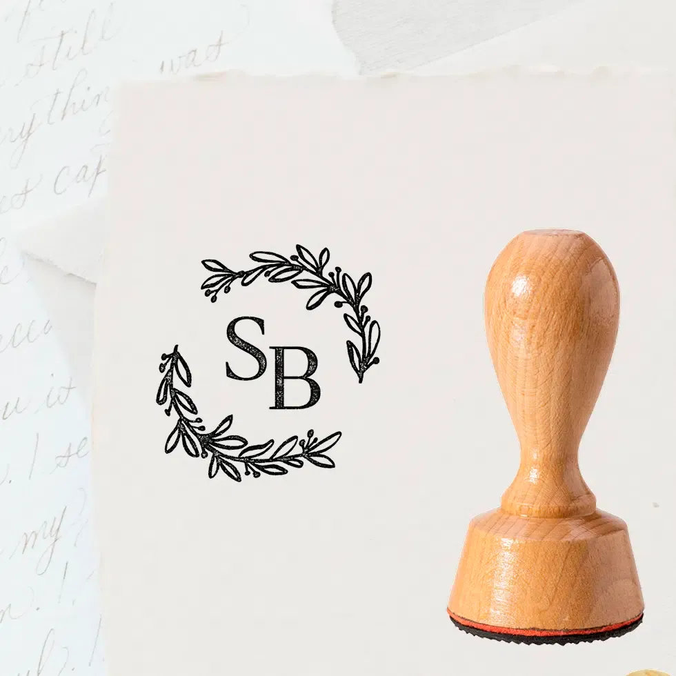 weddingstyle-bl-tterkranz-stempel-hochzeit-initialen-rund image 1