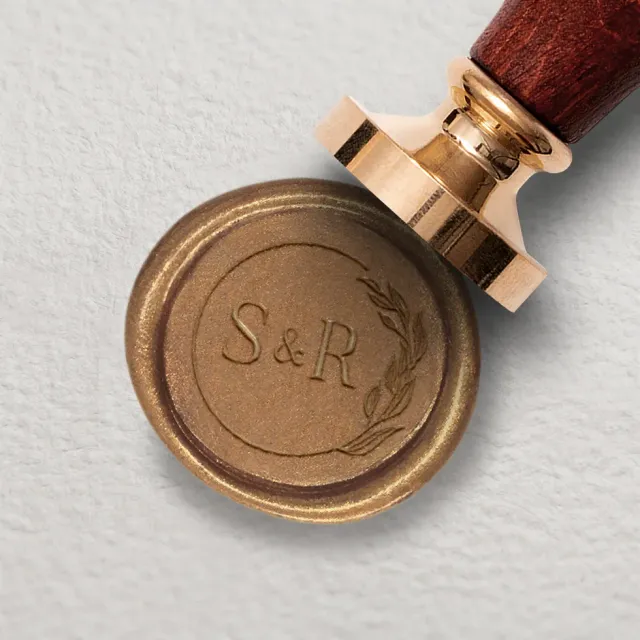 weddingstyle-hochzeitskarten-siegelstempel-eukalyptuszweig-messing image 1