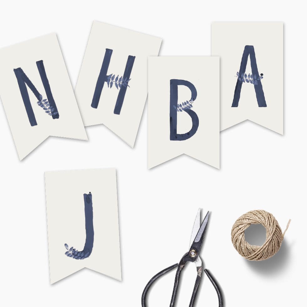 weddingstyle-feier-diy-girlande-blau-zweig-buchstaben image 2
