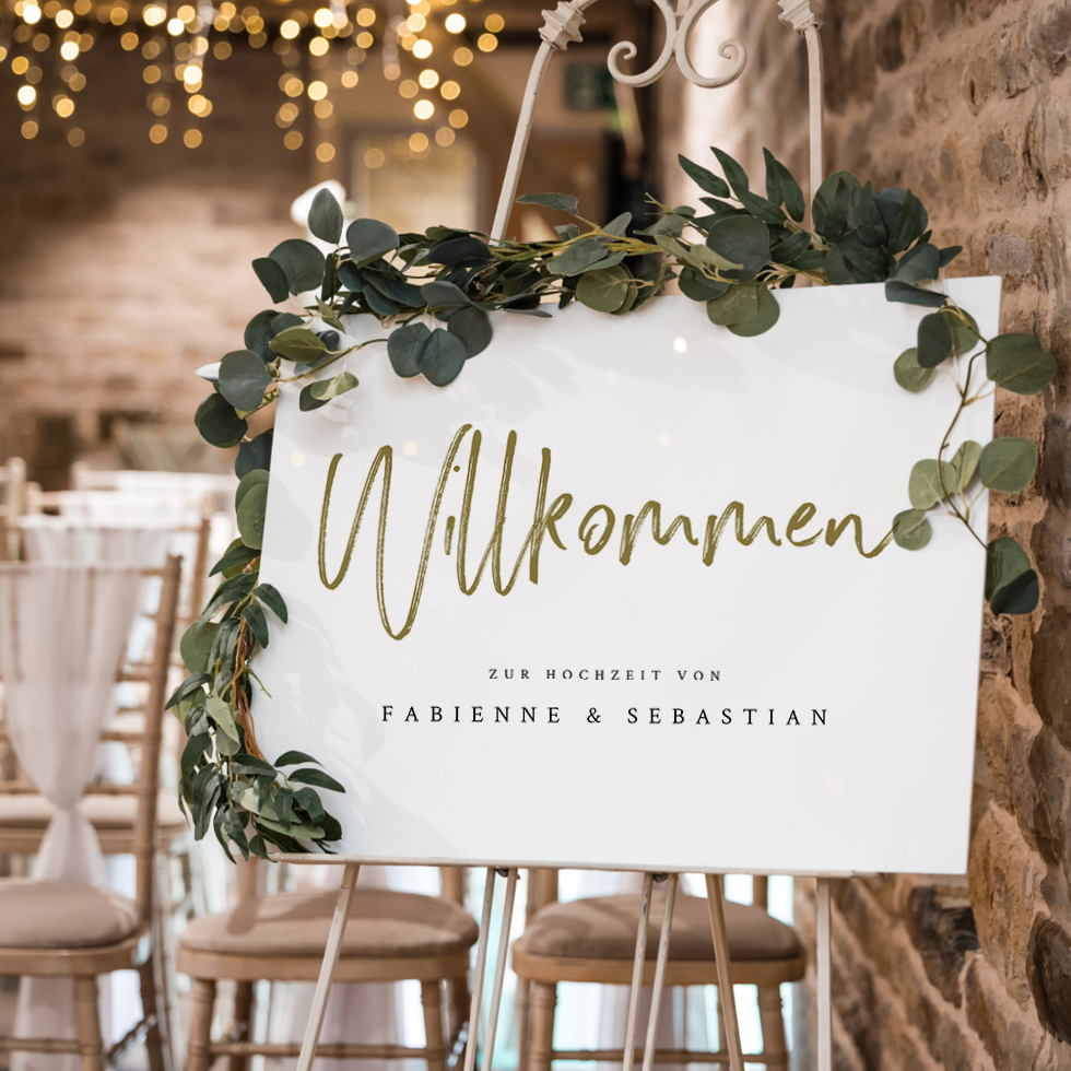 weddingstyle-trauung-willkommensschild-gold-brush-schrift-personalisiert image 1