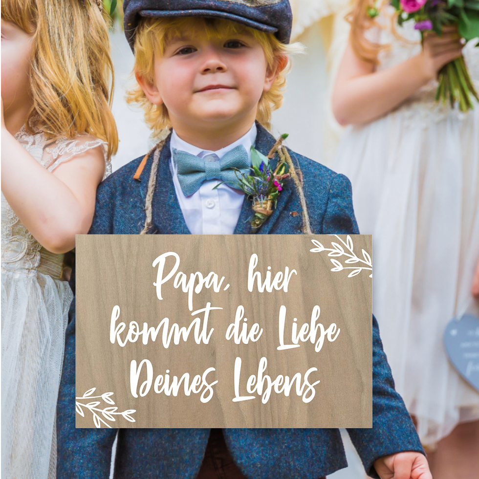 weddingstyle-trauung-schild-hier-kommt-die-braut-holzoptik image 2