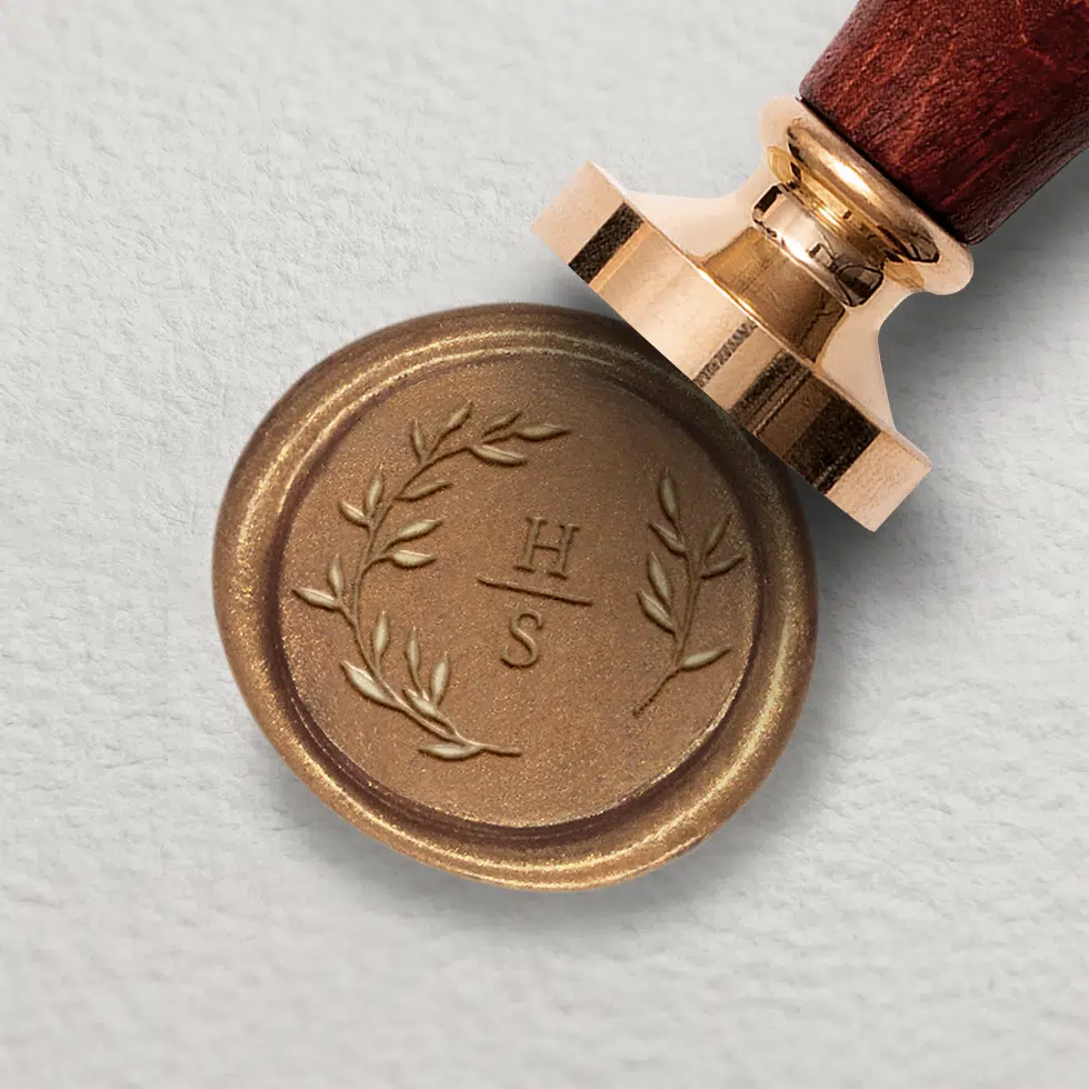weddingstyle-hochzeitskarten-siegelstempel-heidi-stefan-rund-holzgriff image 1