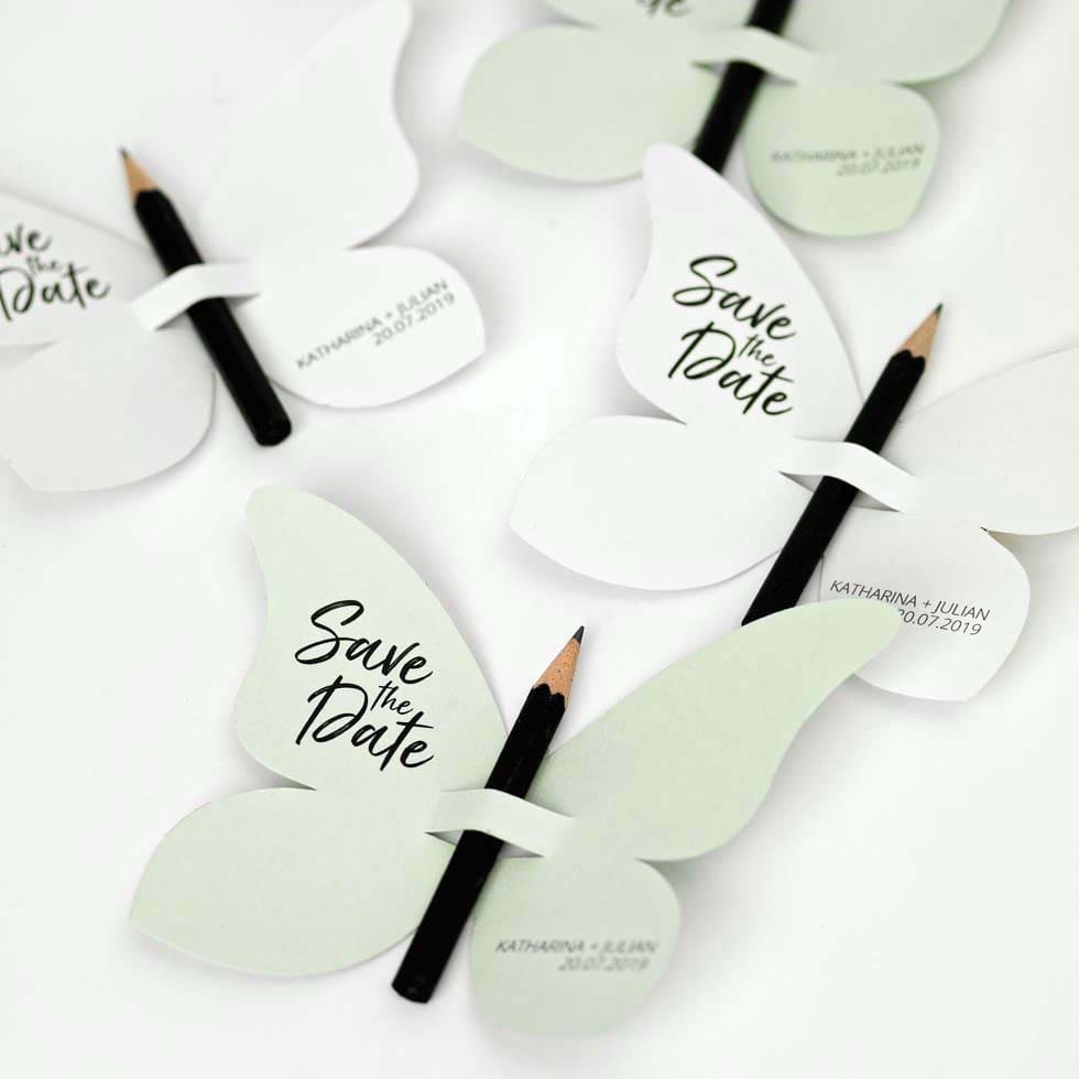 weddingstyle-hochzeitskarten-papierflieger-save-the-date-herz-diy image 1