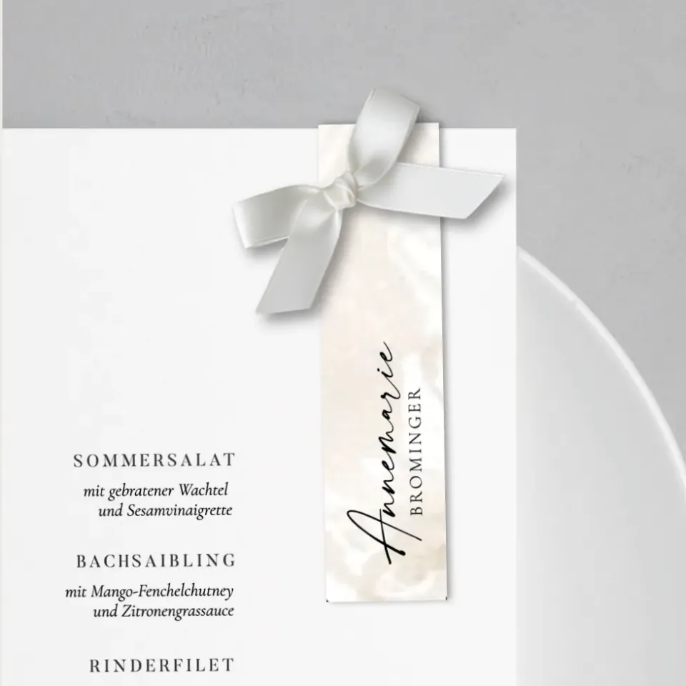 weddingstyle-feier-namenskarten-marmor-hochformat-tischkarten-wei image 1