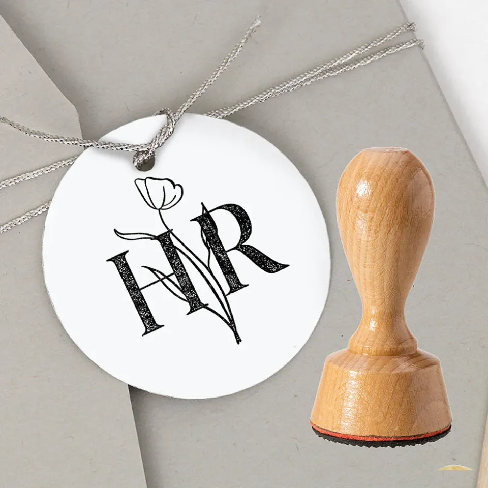 weddingstyle-hochzeitskarten-stempel-initialen-blume-holzstempel-personalisiert image 1