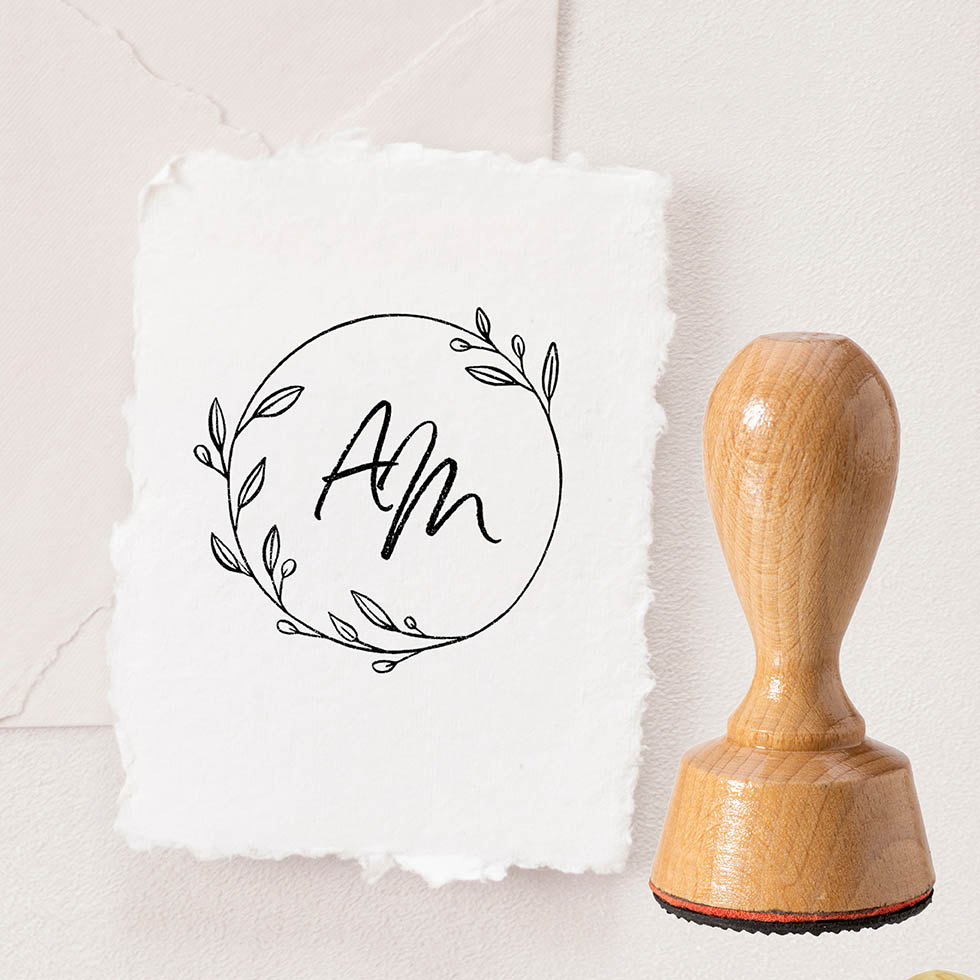 weddingstyle-hochzeitskarten-stempel-initialen-handschrift-modern-40mm image 1
