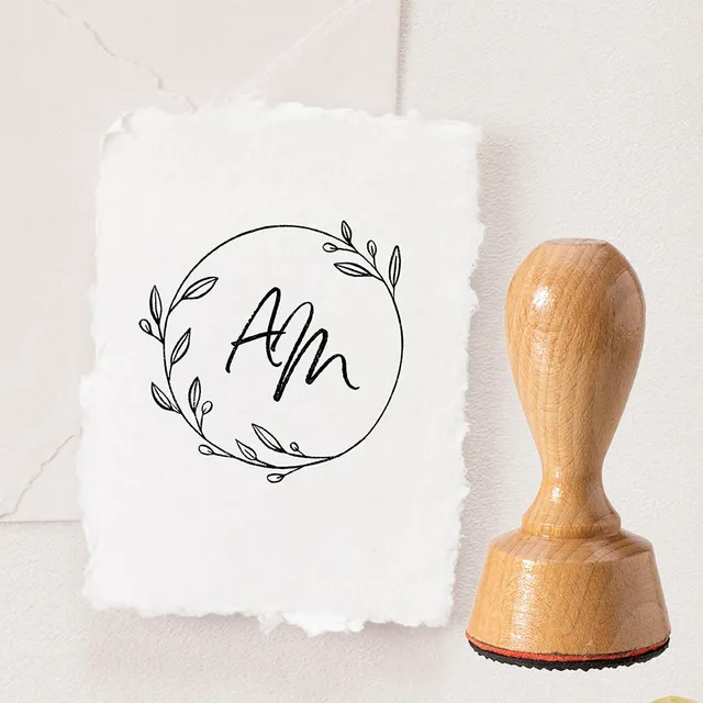 weddingstyle-hochzeitskarten-stempel-initialen-handschrift-modern-40mm image 1