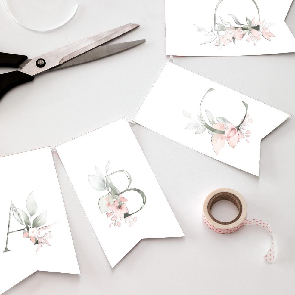 weddingstyle-feier-diy-girlande-eukalyptus-blumen-buchstaben image 1