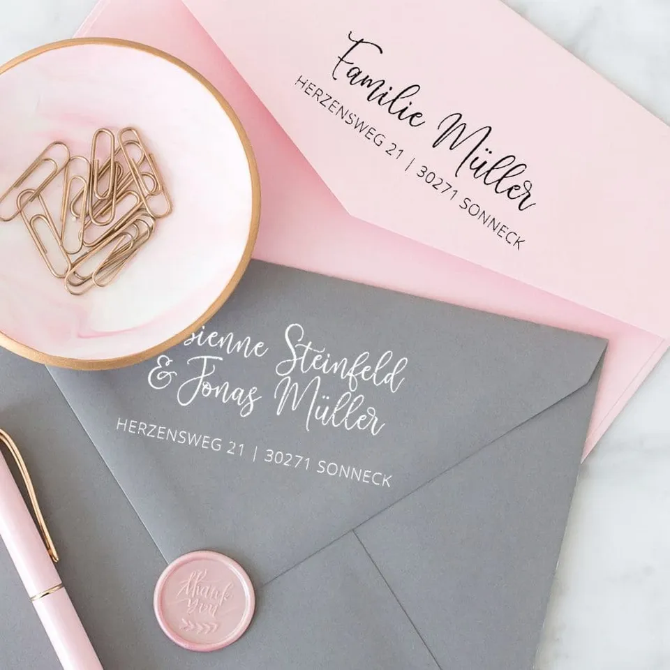 weddingstyle-hochzeitskarten-lovely-adressstempel-holz-personalisiert image 1