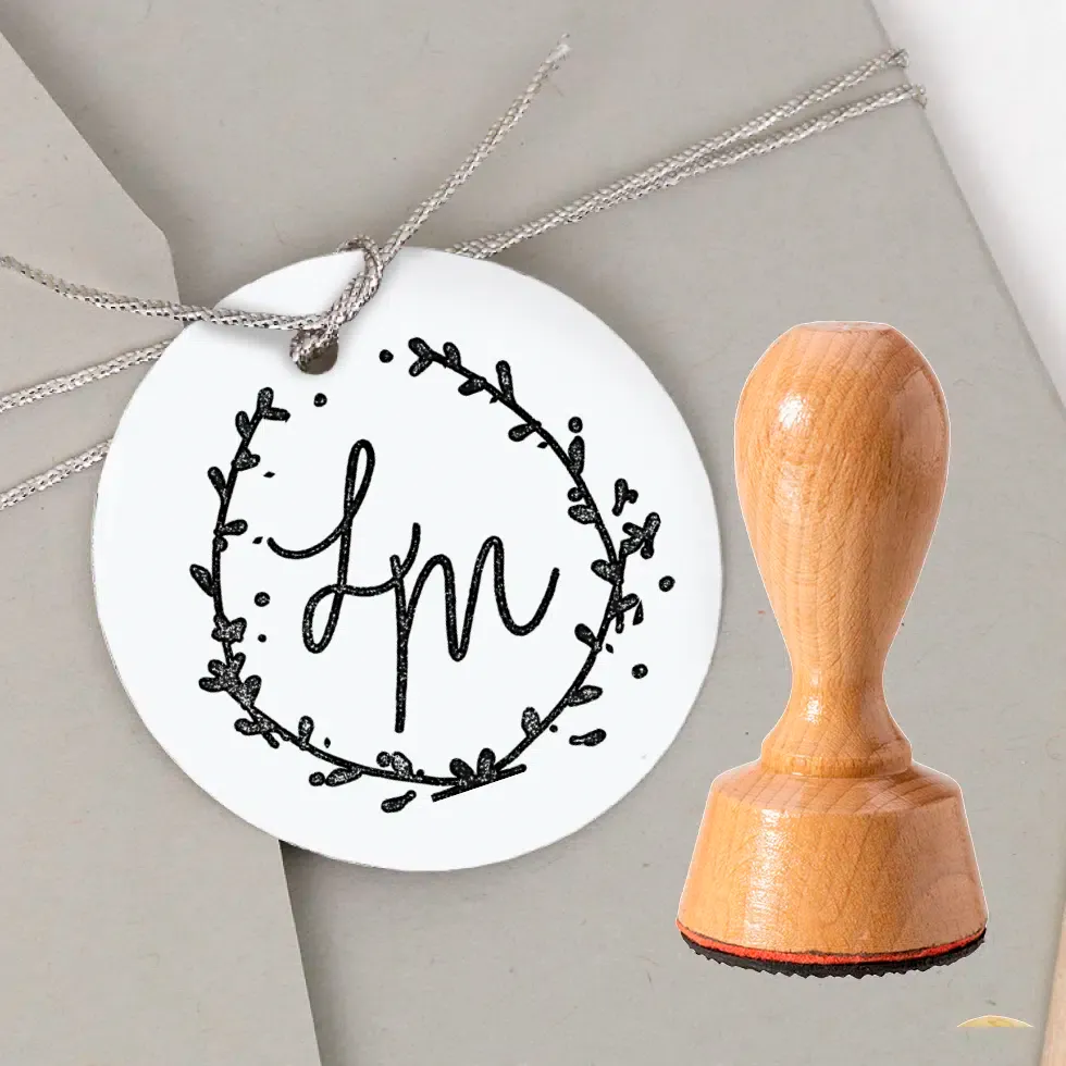 weddingstyle-hochzeitskarten-stempel-wiesenhochzeit-initialen-rund image 1