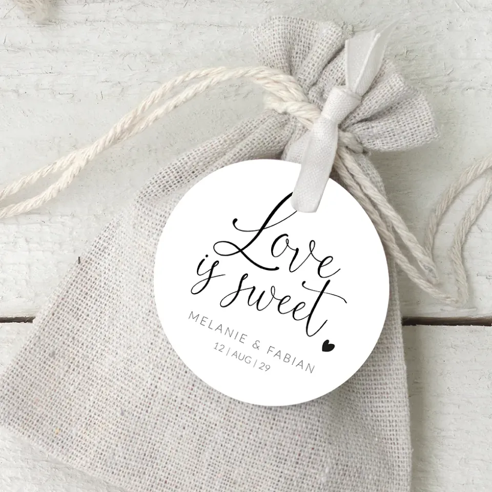 weddingstyle-geschenke-anh-nger-herz-love-is-sweet-personalisiert image 1