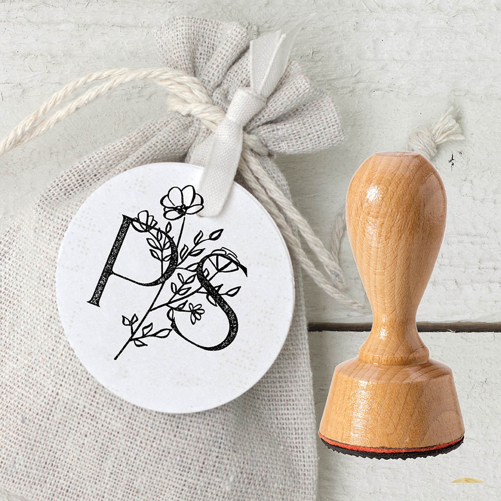 weddingstyle-spiele-hochzeitsstempel-initialen-holzstempel-rund image 2