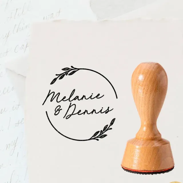weddingstyle-hochzeitsstempel-ranke-personalisiert-holzstempel image 1