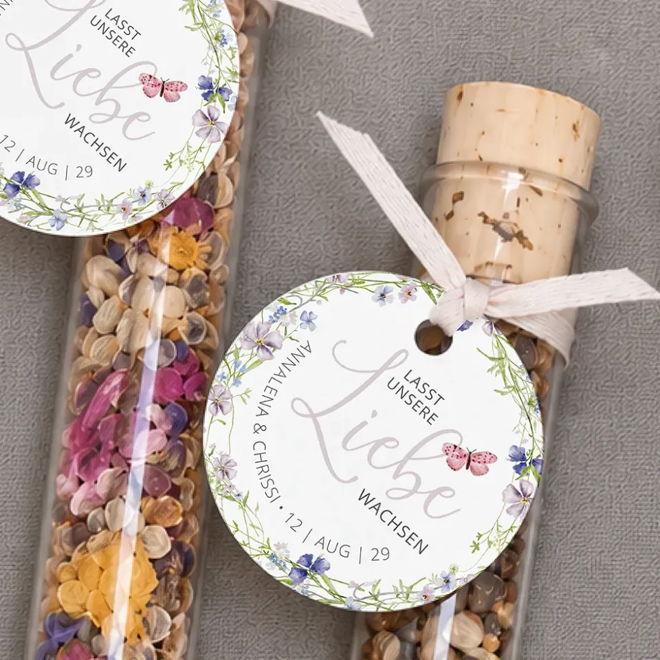 weddingstyle-geschenke-lasst-unsere-liebe-wachsen-geschenkanh-nger-blumenkranz image 1