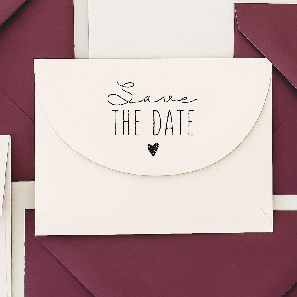 weddingstyle-hochzeitskarten-stempel-save-the-date-handschrift-herz-holz image 1