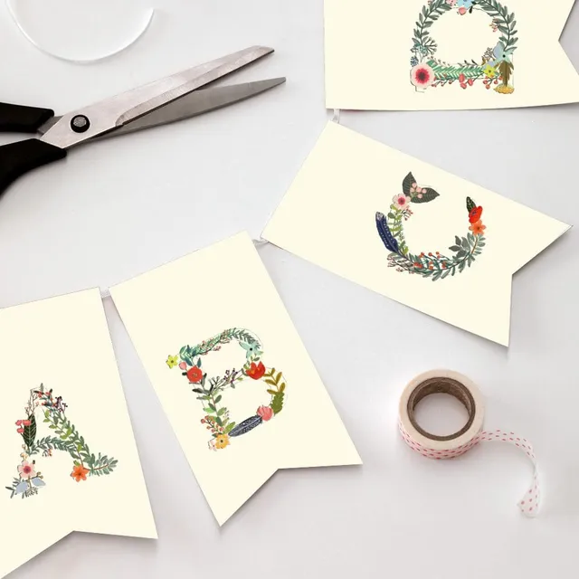 weddingstyle-feier-diy-girlande-blumenwiese-buchstaben-zum-basteln image 1