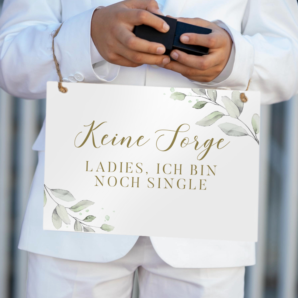 weddingstyle-trauung-hier-kommt-die-braut-schild-eukalyptus-personalisierbar image 3