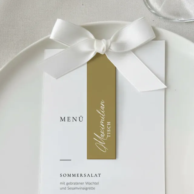 weddingstyle-feier-kalligraphie-gold-namenskarten-hoch image 1